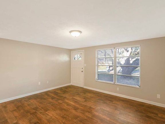4th image of 15331 NE 10th Ave #1