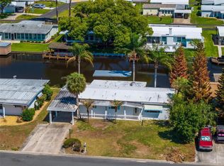 1014 Southland Dr, Tavares, FL 32778