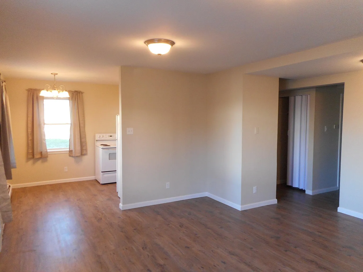 2219 SW Fairlawn Rd — Photo 2