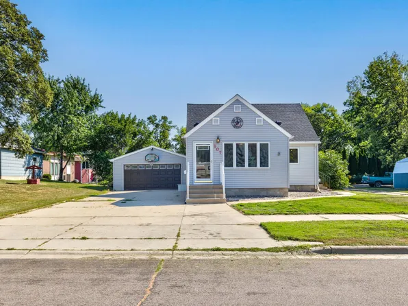 107 6th St W, Canby, MN 56220