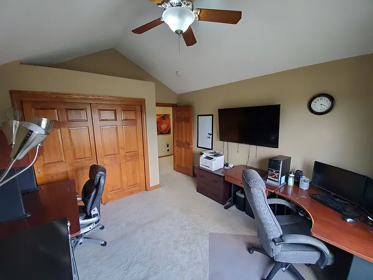 W150N7229 Paseo Ln — Photo 24