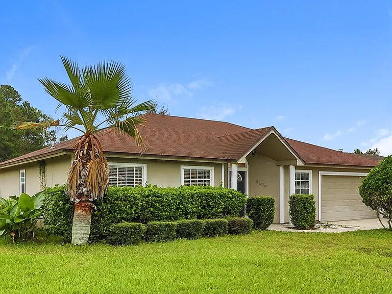 4519 Antler Hill Dr E — Photo 3