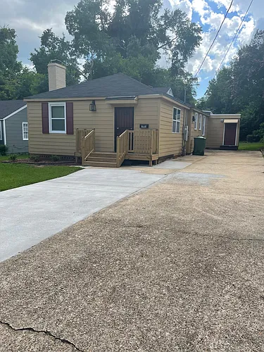 202 Bradley Dr Photo 1