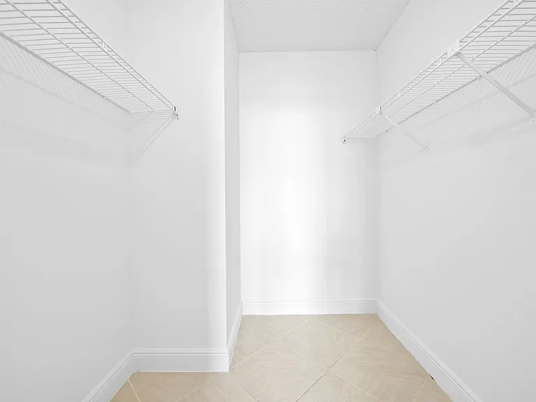 105 Lake Emerald Dr #706 — Photo 13