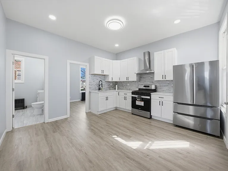 4317 W 13th St #2 — Photo 3
