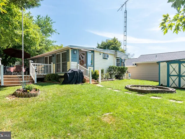 Jellystone Ave Lot 11-12, Falling Waters, WV 25419