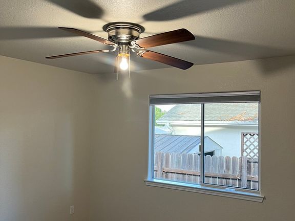 3rd image of 2928 Vine St