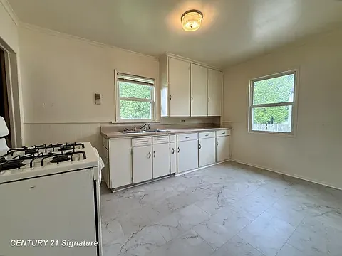 1425 Stephens St — Photo 5