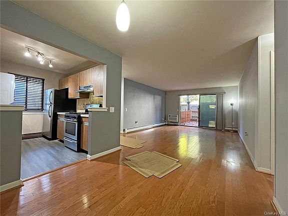 5th image of 26 Hillside Ter APT F