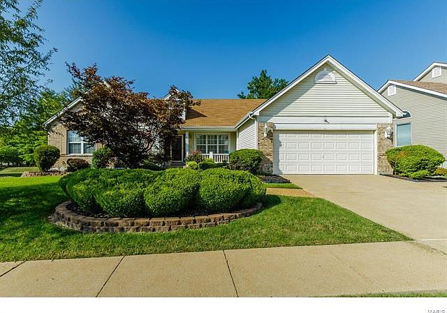1st image of 915 Sprinters Row Dr