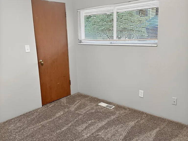 8900 32nd Ave NE — Photo 14