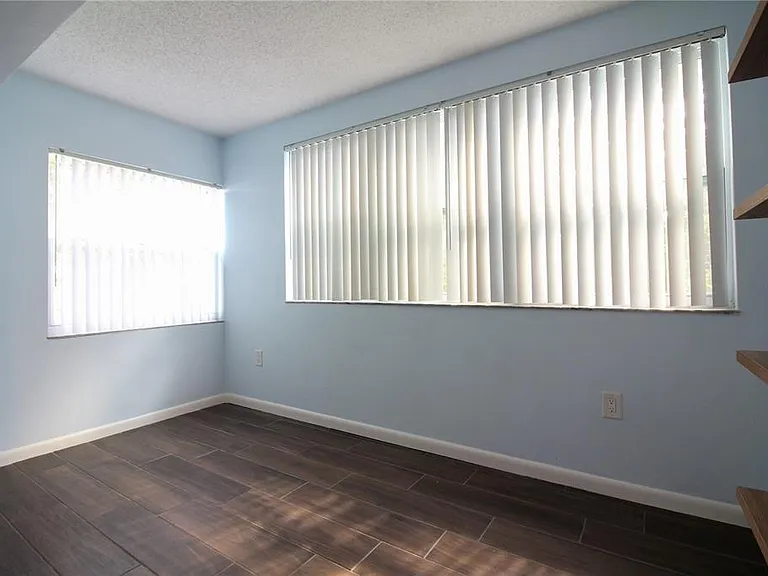 1103 Cypress Gardens Blvd #17 — Photo 8