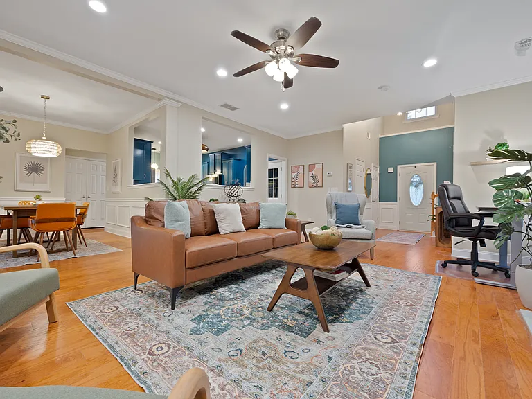 13581 Weycroft Cir — Photo 8