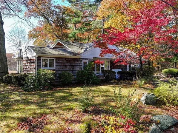 711 Black Plain Rd, North Smithfield, RI 02896