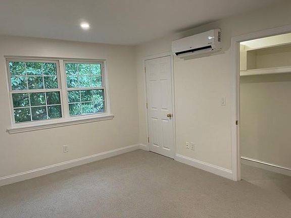 3rd image of 41 Kingstown Way APT 8