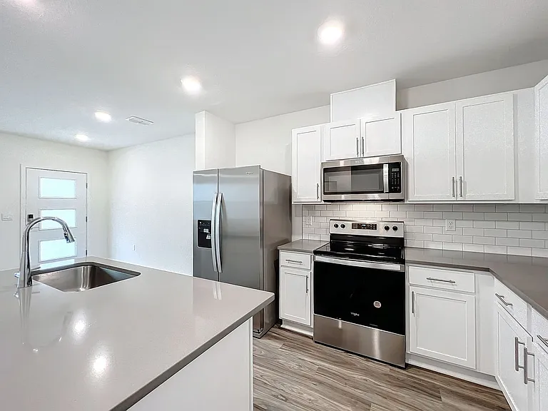 231 Dapper Ct — Photo 10
