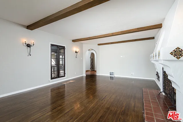 1179 S Hayworth Ave — Photo 7
