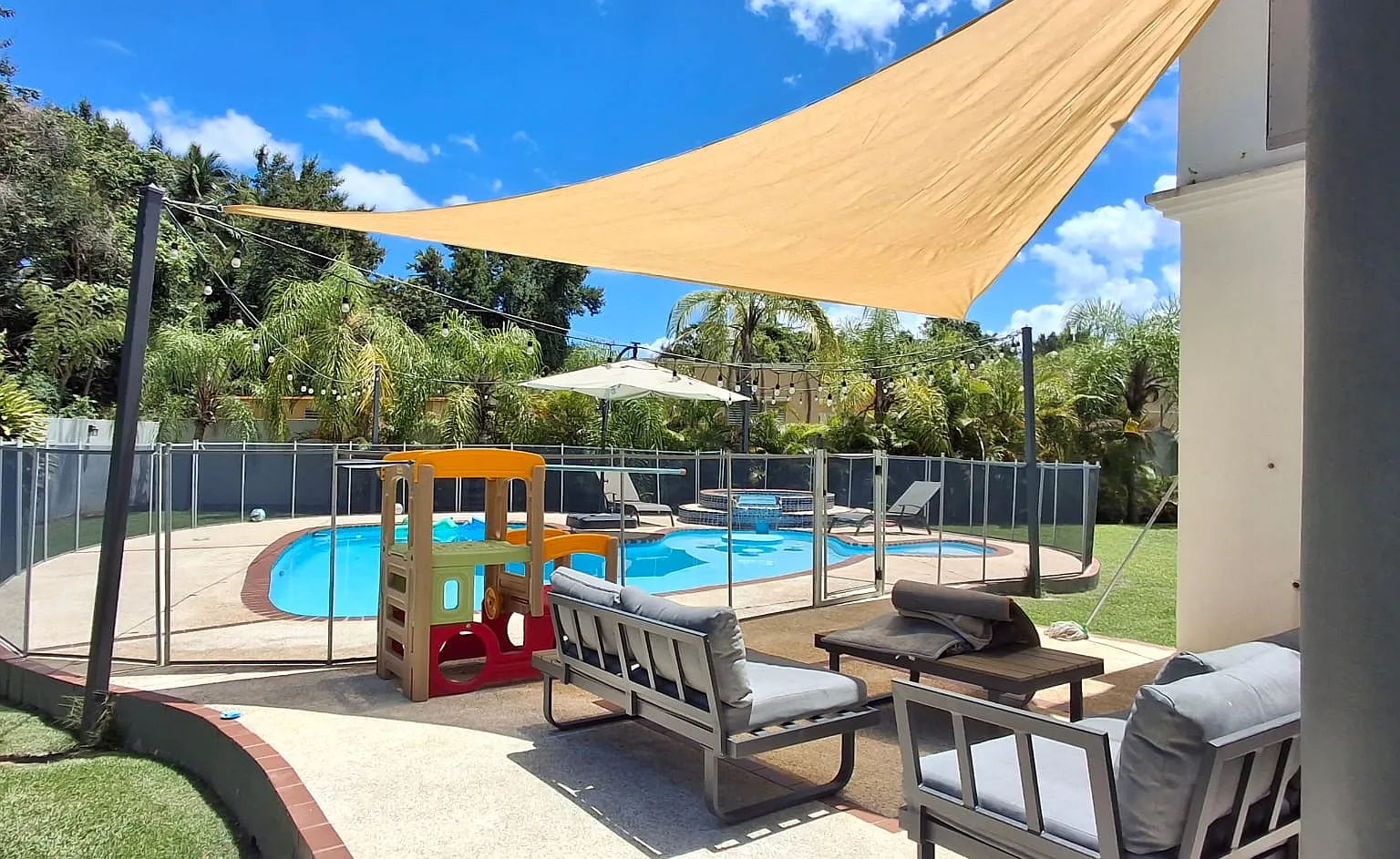 6 bed, 5.5 bath, 2500 sqft, $5,000 — Photo 1