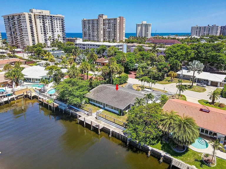 2041 Coral Reef Dr — Photo 12