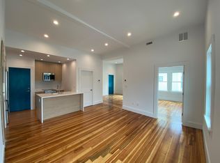3 Ropes St APT 2R, Salem, MA 01970