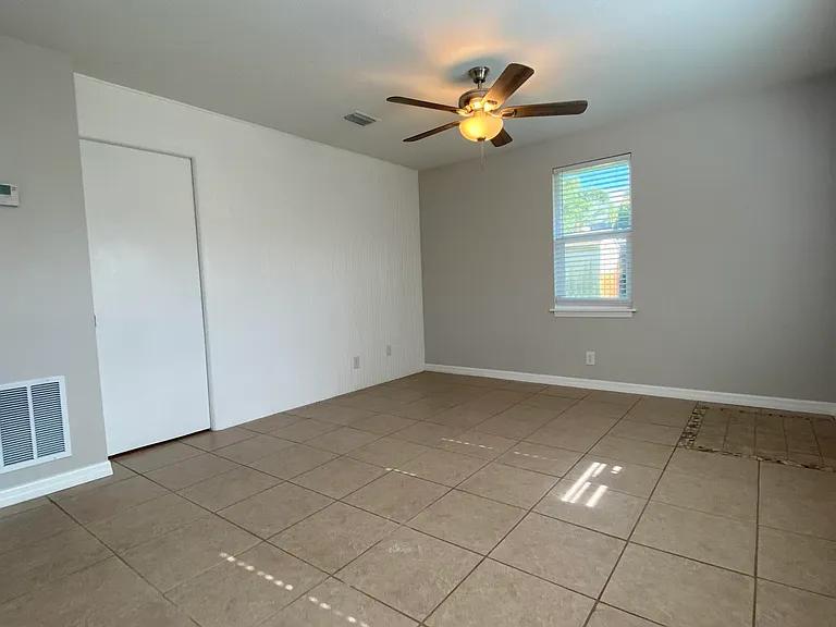 914 N Wild Olive Ave #910 — Photo 12