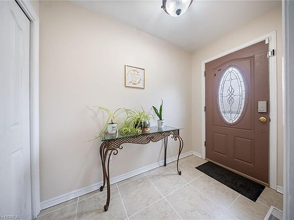 2nd image of 12 Paris Rd