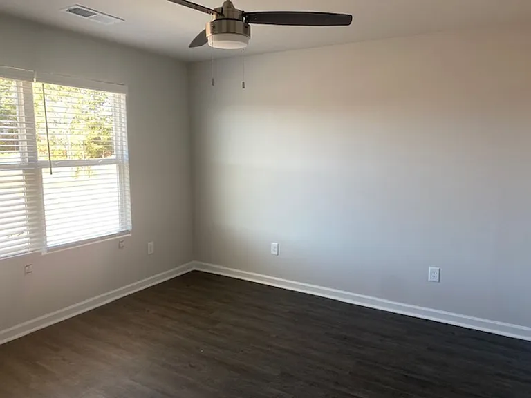 110 Marina Dr — Photo 9