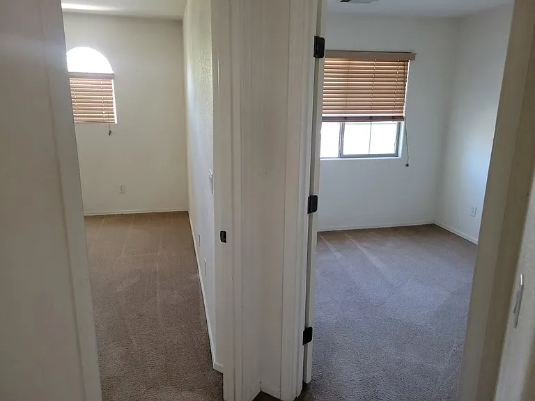 1553 E Joseph Way — Photo 12