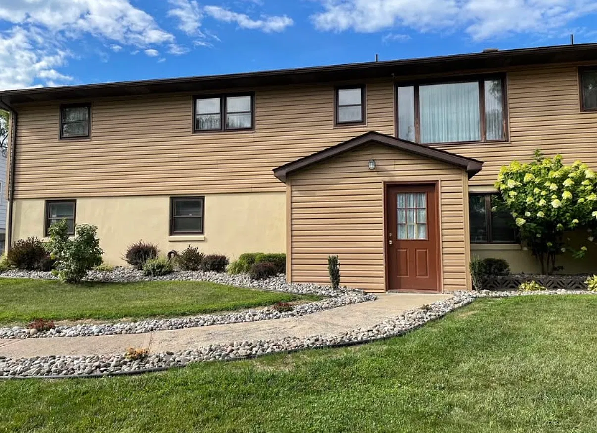 3 bed, 1500 sqft, $2,000 — Photo 1