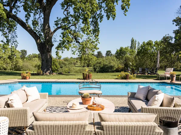 5465 Bravo Toro Ln, Santa Rosa, CA 95401