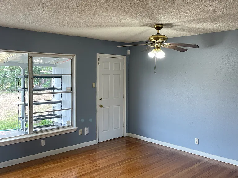742 Olney Dr — Photo 6
