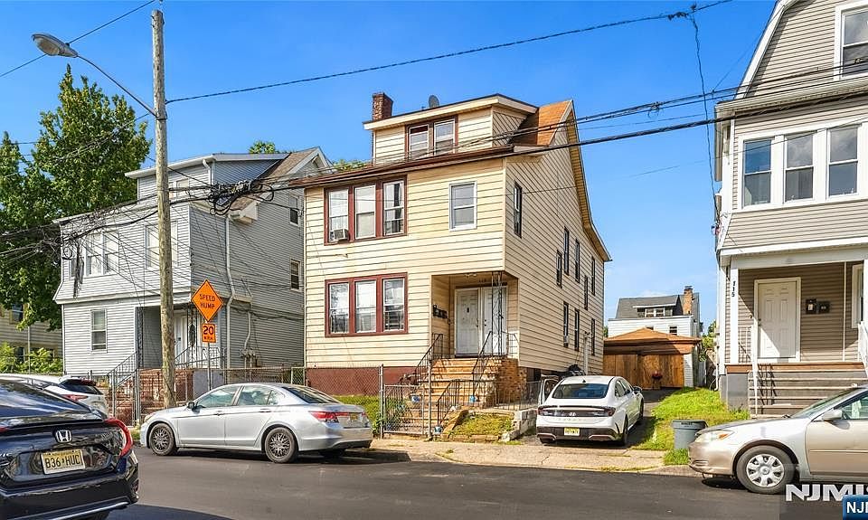 1st image of 119 Isabella Avenue