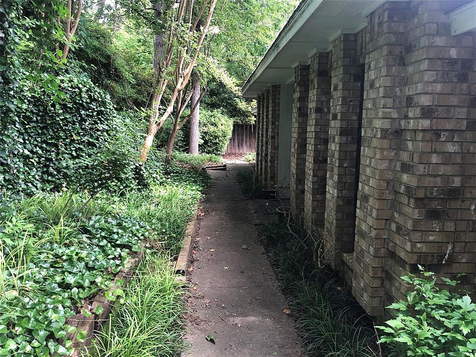 1st image of 1222 Lady Ln
