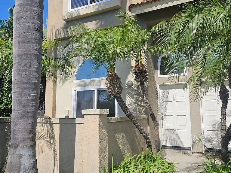 1940 Maple Ave #101 — Photo 1