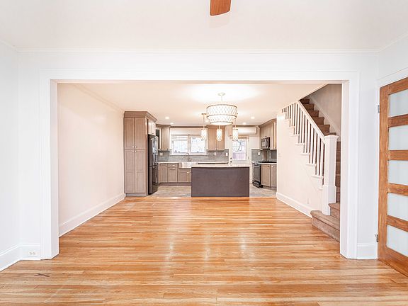 3rd image of 20-60 33rd St #1
