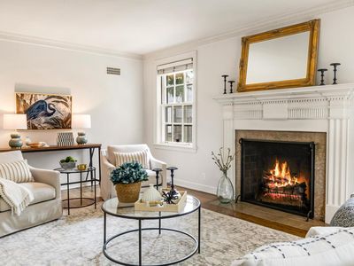 2036 N Lake DRIVE, Milwaukee, WI, 53202