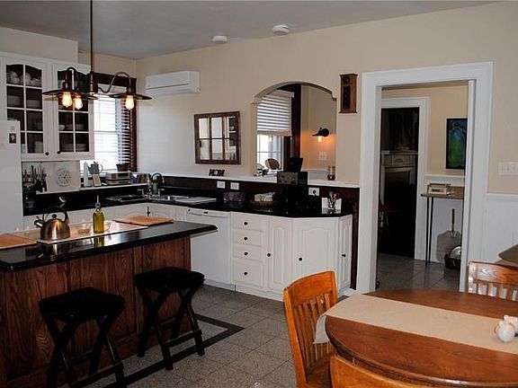 4th image of 404 N Maple Ave