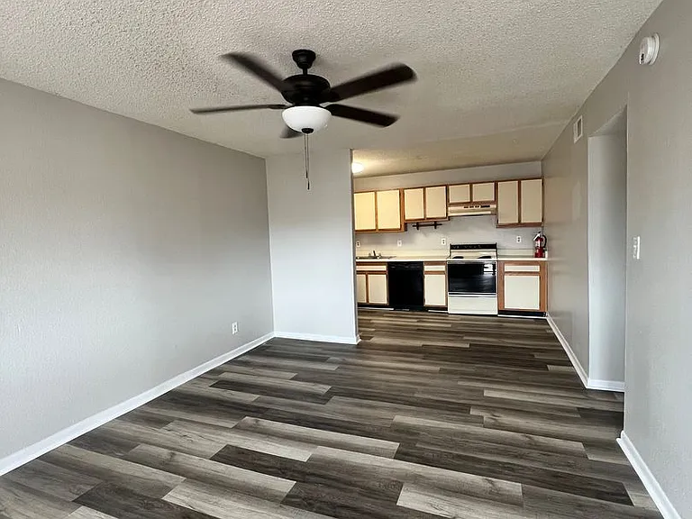 403 Hayden Rd #218 — Photo 1
