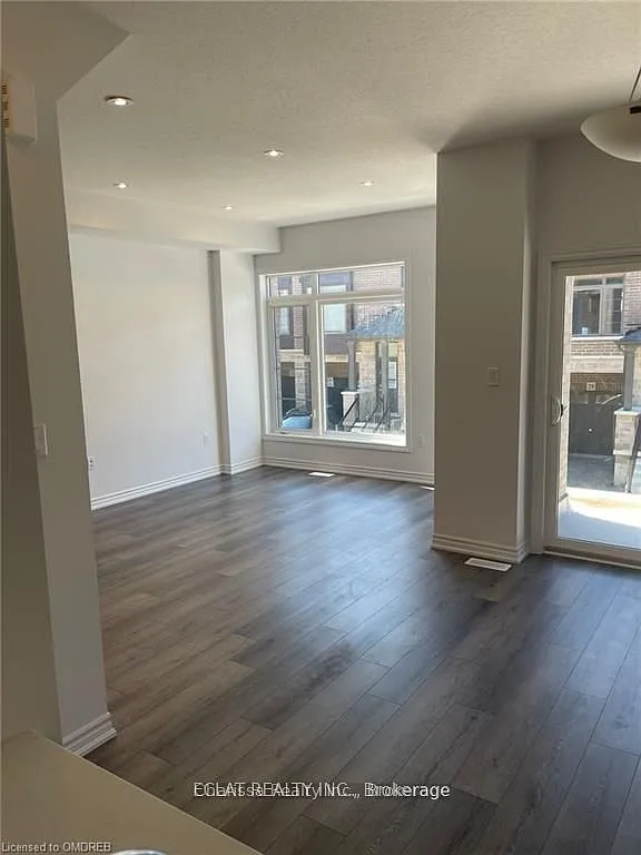 3 bed, $2,850 — Photo 1