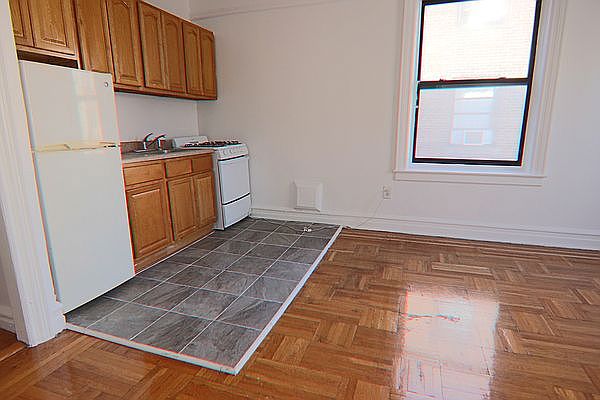 2nd image of 19 Cumming St APT 4G
