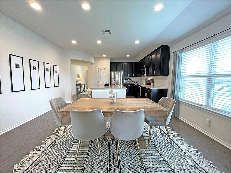 13313 Henneman Dr — Photo 4
