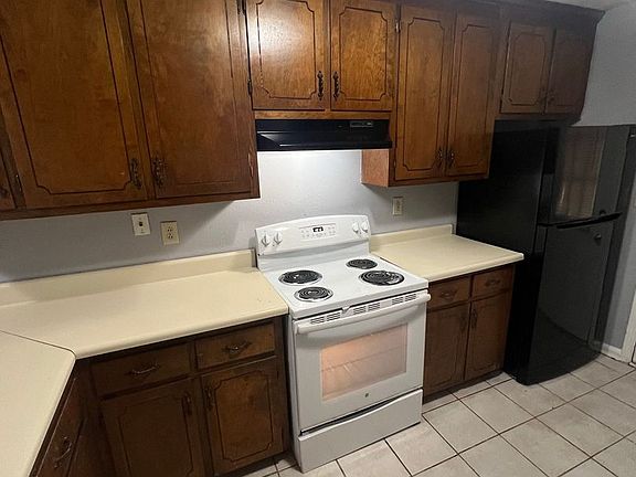5th image of 524-526 Haygood Ct