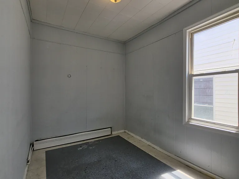 96 Brown Pl #A — Photo 9