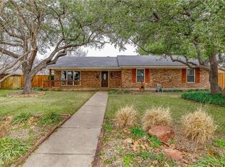 1625 Valleycrest Ln, Carrollton, TX 75006