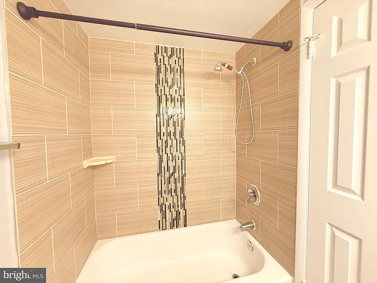 3240 S 28th St #302 — Photo 10