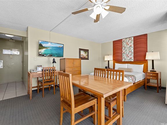 5th image of 2427 Kuhio Ave #1705
