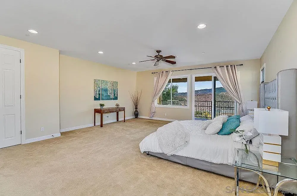 5 bed, 5.5 bath, 4583 sqft, $10,500 — Photo 1