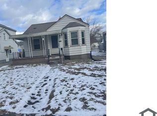 19163 Kenosha St, Harper Woods, MI 48225