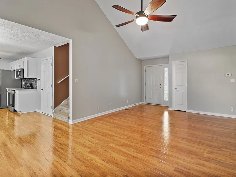 1633 Cedar Springs Cir — Photo 9