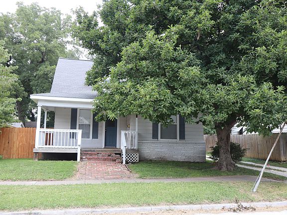 2nd image of 715 E Lynn Street